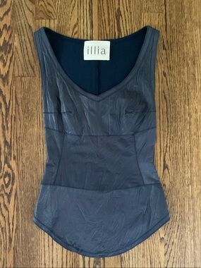 ILLIA Navy Blue Leather Ribbed Mixed Media V-Neck Vest - Size 2
